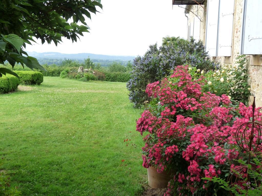 Le Pouy Bed & Breakfast Termes-d'Armagnac Екстериор снимка